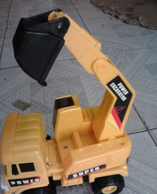 大型工程玩具稱斤批發(fā) 鉤機(jī)、巴士拖車、救援車廠家直供